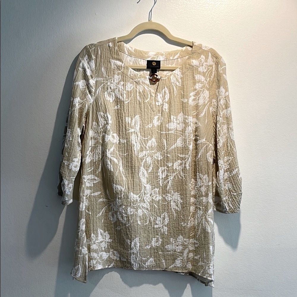 Cream Gold Floral JM Collection Blouse Size Medium